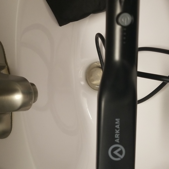 Beard Straightener - Picture 2 of 9